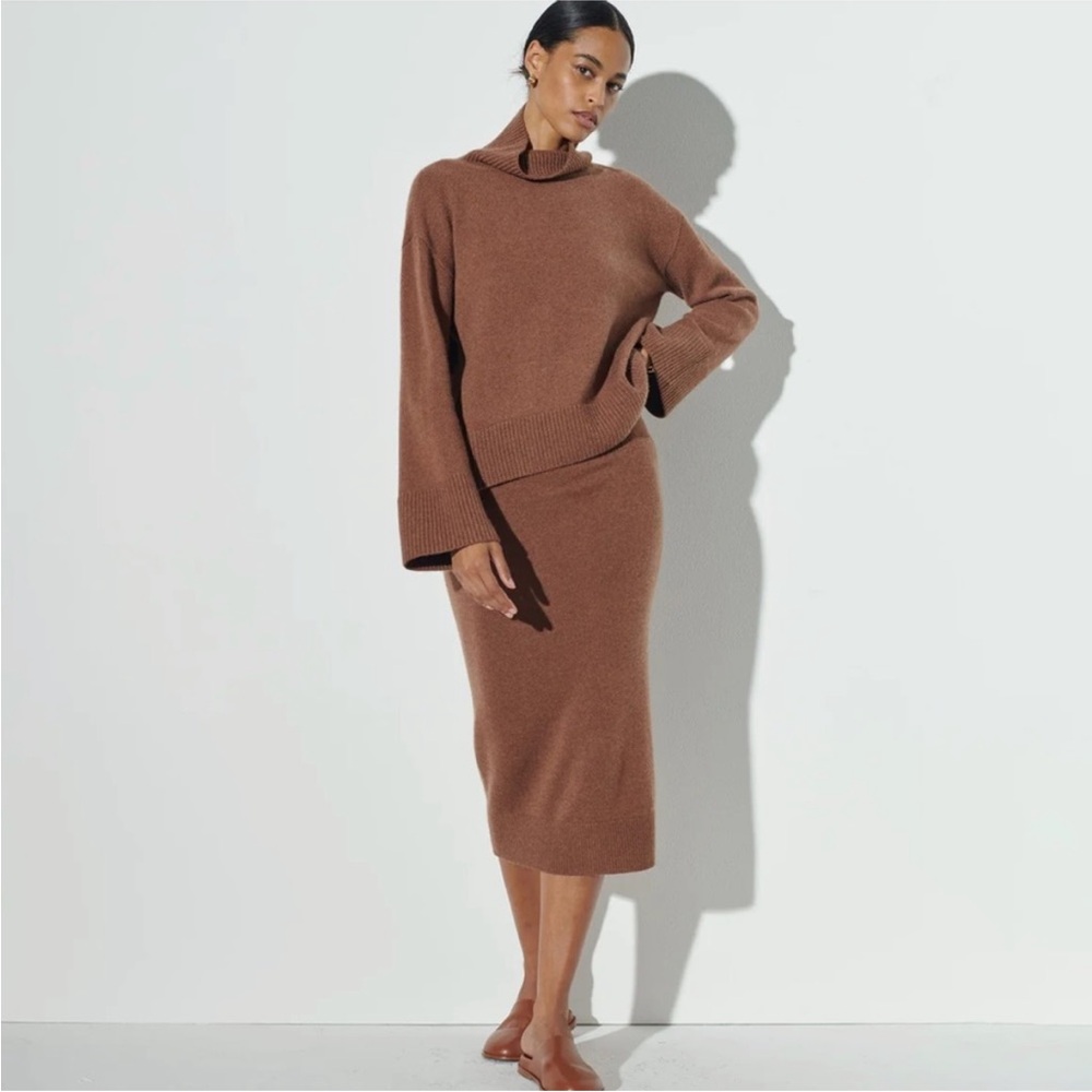 The Reset Perfect Pencil Knit Midi Skirt in Cedar Brown Size S - Picture 3 of 15